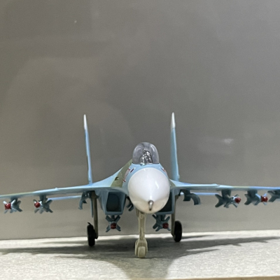 ​Mô hình Máy báy tiêm kich Sukhoi SU-37 tỷ lệ 1:72-ABS