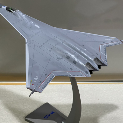 ​Mô hình Máy bay Tiêm kích tàng hình J-50 tỷ lệ 1:72