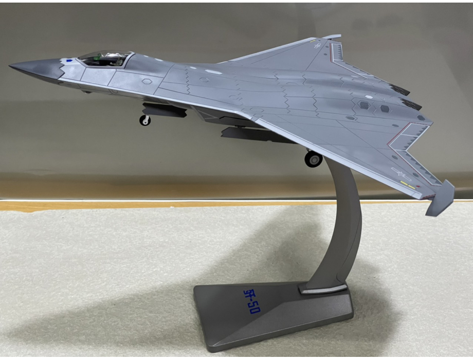 ​Mô hình Máy bay Tiêm kích tàng hình J-50 tỷ lệ 1:72