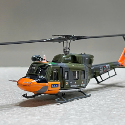 ​Mô hình Máy bay Trực Thăng Agusta-Bell AB 212 tỷ lệ 1/100