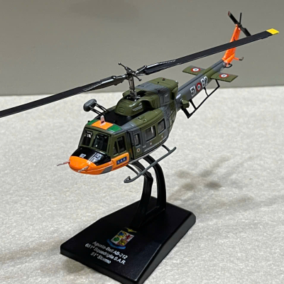 ​Mô hình Máy bay Trực Thăng Agusta-Bell AB 212 tỷ lệ 1/100