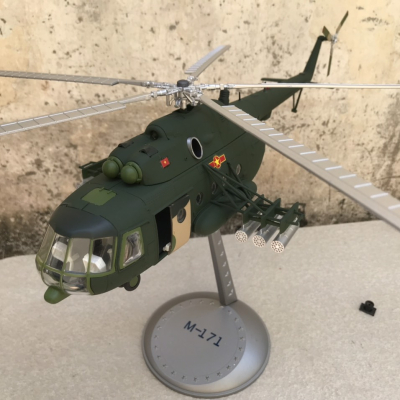 Mô hình máy bay Trực Thăng Mi-171 QĐND-VN tỷ lệ 1:48