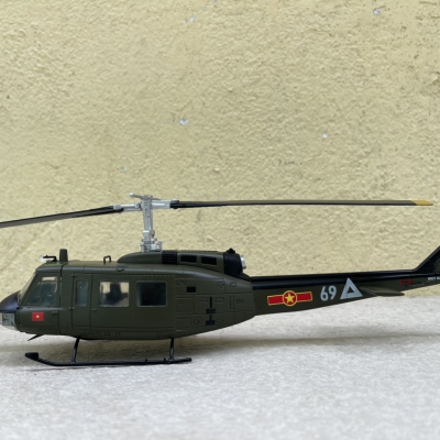 Mô hình máy bay Trực Thăng UH-1 Huey tỷ lệ 1:48