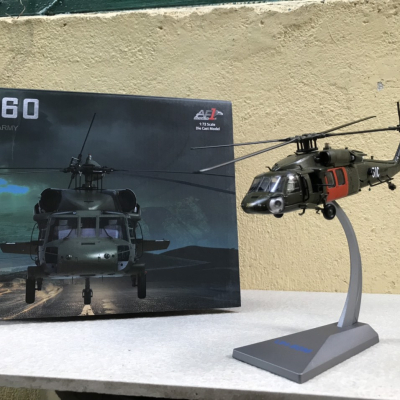 Mô hình máy bay Trực Thăng UH-60M Black Hawk 51C tỷ lệ  1:72