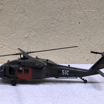 Mô hình máy bay Trực Thăng UH-60M Black Hawk 51C tỷ lệ  1:72