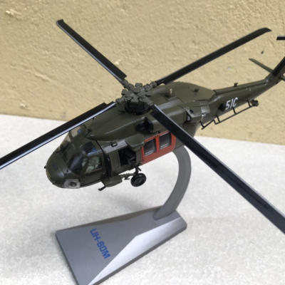 Mô hình máy bay Trực Thăng UH-60M Black Hawk 51C tỷ lệ  1:72