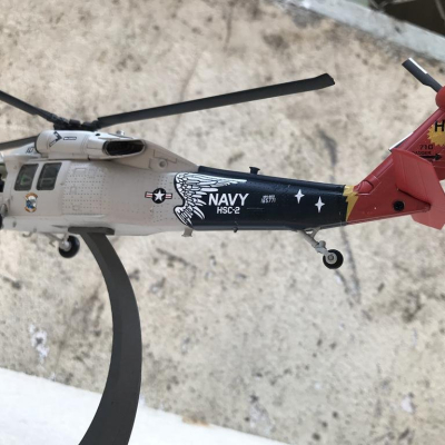 Mô hình máy bay Trực Thăng UH-60M Black Hawk NAVY tỷ lệ 1:72