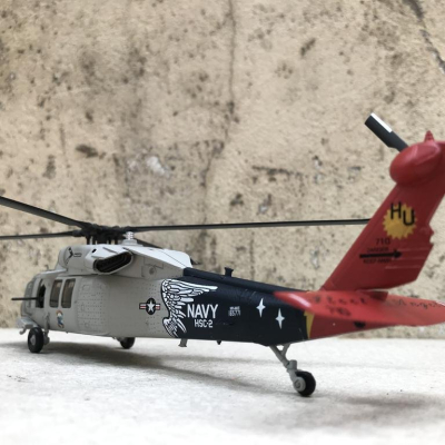 Mô hình máy bay Trực Thăng UH-60M Black Hawk NAVY tỷ lệ 1:72