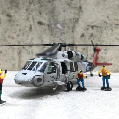 Mô hình máy bay Trực Thăng UH-60M Black Hawk NAVY tỷ lệ 1:72