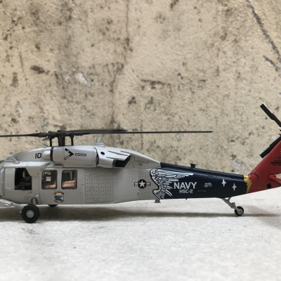 Mô hình máy bay Trực Thăng UH-60M Black Hawk NAVY tỷ lệ 1:72