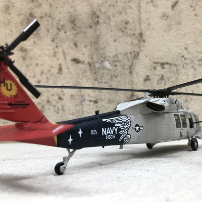 Mô hình máy bay Trực Thăng UH-60M Black Hawk NAVY tỷ lệ 1:72