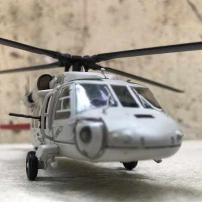 Mô hình máy bay Trực Thăng UH-60M Black Hawk NAVY tỷ lệ 1:72