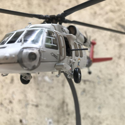 Mô hình máy bay Trực Thăng UH-60M Black Hawk NAVY tỷ lệ 1:72