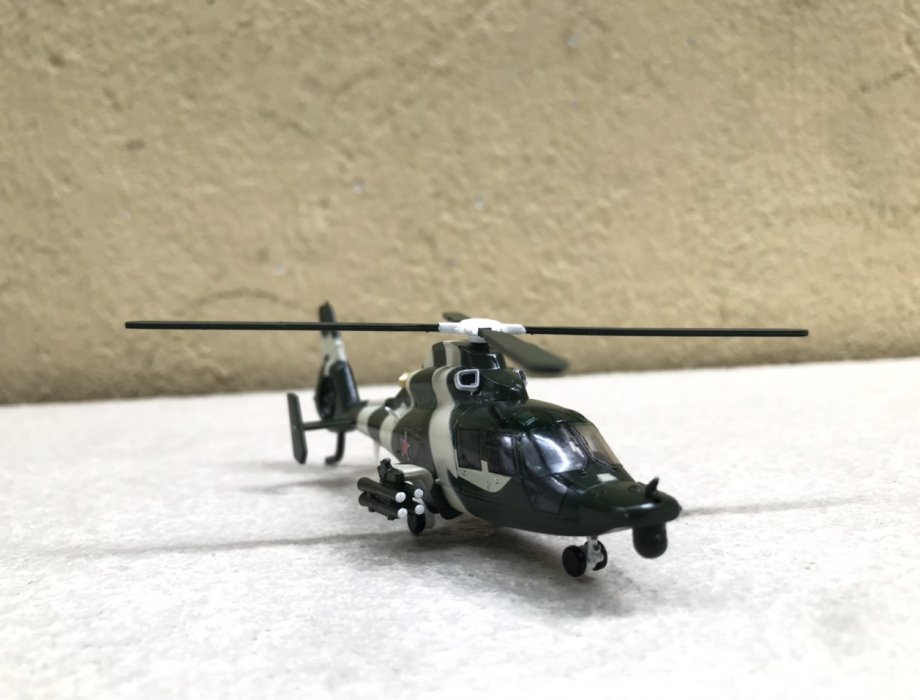 Mô hình máy bay Trực Thăng Z-9 tỷ lệ 1:100