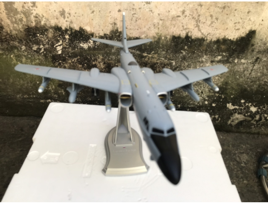 Mô hình Máy bay Tupolev TU-16K Badger-E  tỷ lệ 1:72