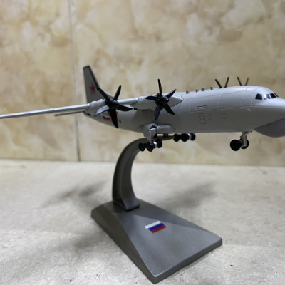 ​Mô hình Máy bay vận tải AN-12 Nga tỷ lệ 1:200