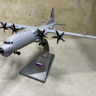 ​Mô hình Máy bay vận tải AN-12 Nga tỷ lệ 1:200