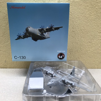 Mô hình máy bay vận tải C-130J tỷ lệ 1:200