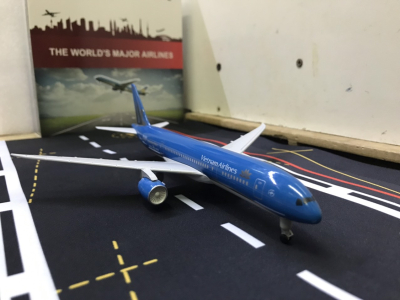 Mô hình máy bay Vietnam Airline 787  tỷ lệ 1:350