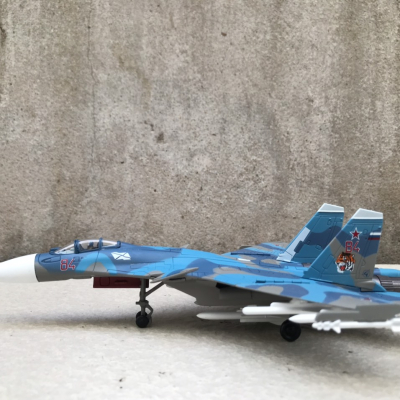 ​Mô hình máy bay Sukhoi SU-33 Flaker D tỷ lệ 1:100 