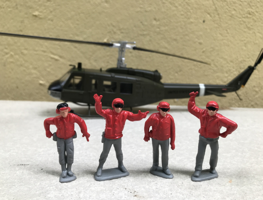 Mô hình Nhân vật Pilot tàu sân bay tỷ lệ 1:32