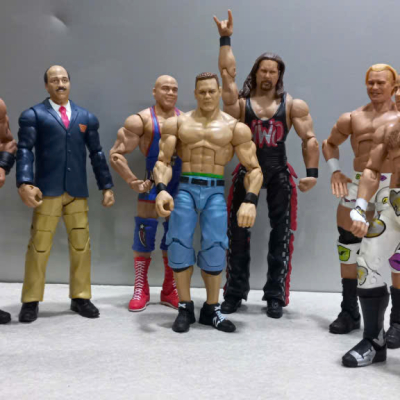 ​Nhân Vật SmackDown WWE Elite Roman Reigns 18cm