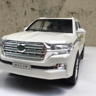 Đồ chơi mô hình xe Ô TÔ TOYOTA land Cruiser tỳ lệ 1:24