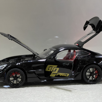 ​Mô hình ô tô MERCEDES AMG GT2PRO tỷ lệ 1:24