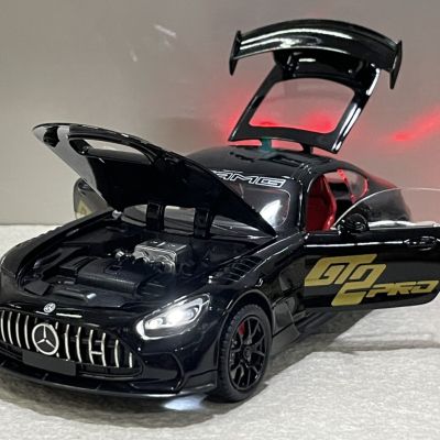 ​Mô hình ô tô MERCEDES AMG GT2PRO tỷ lệ 1:24