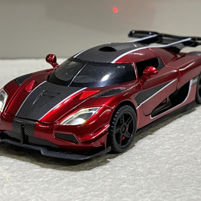 ​Mô hình xe Koenigsegg One1 tỷ lệ 1:32
