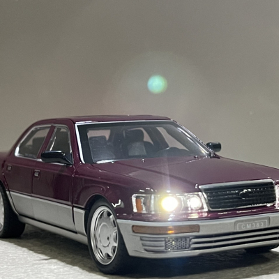 ​Mô hình xe LEXUS LS400 tỷ lệ 1:24