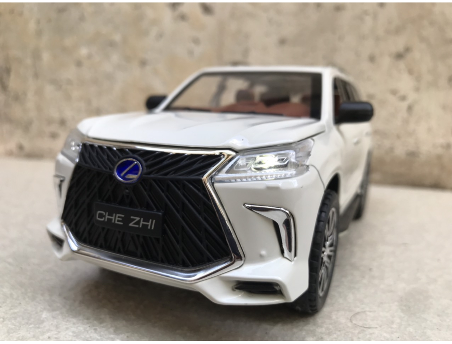 Mô hình xe LEXUS LX570 2022  tỷ lệ 1:24