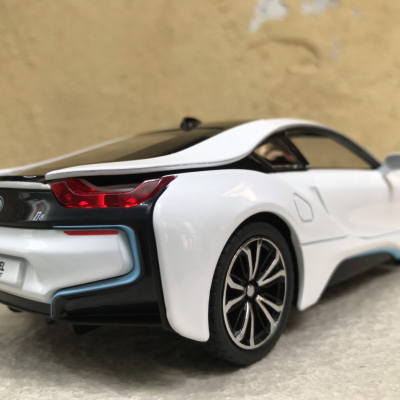 Mô hình xe ô tô BMW I8 tỷ lệ 1:24