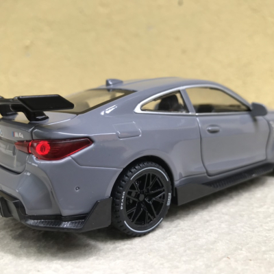 Mô hình xe ô tô BMW M4 Coupe 2022 tỷ lệ 1:32