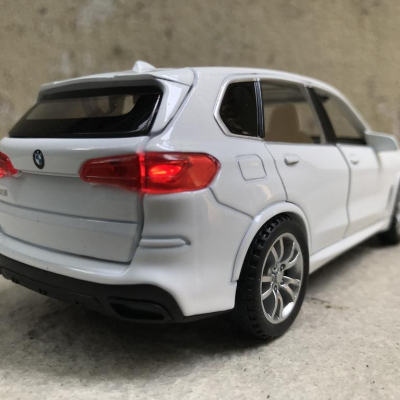 Mô hình xe ô tô BMW X5 2020 tỷ lệ 1:32