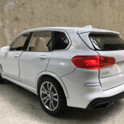 Mô hình xe ô tô BMW X5 2020 tỷ lệ 1:32