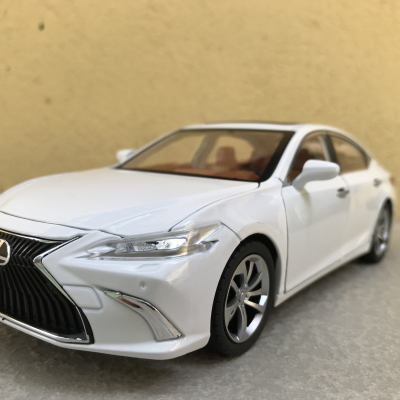 Mô hình xe ô tô  LEXUS ES300 2022  tỷ lệ 1:24