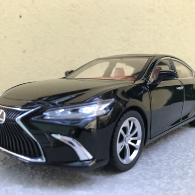 Mô hình xe ô tô  LEXUS ES300 2022  tỷ lệ 1:24