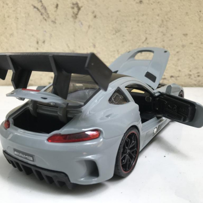 Mô hình xe ô tô MERCEDES AMG GT R tỷ lệ 1:24
