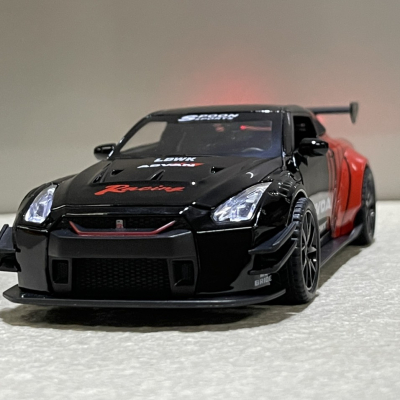 ​Mô hình xe ô tô NISSAN GT-R  R35 tỷ lệ 1:32