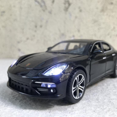 Mô hình xe ô tô Porsche Panamera tỷ lệ 1:32