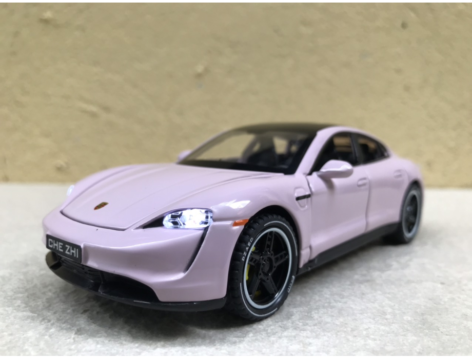 Mô hình xe ô tô Porsche Taycan tỷ lệ 1:32