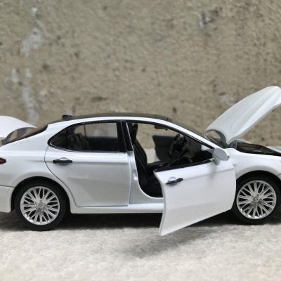 Mô hình xe ô tô TOYOTA CAMRY 2020 tỷ lệ 1:32