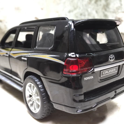 Mô hình xe Ô TÔ TOYOTA Land Cruiser 2018  tỷ lệ 1:32