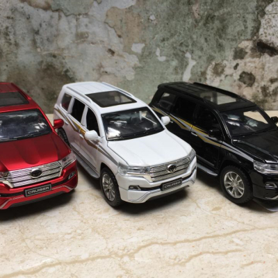 Mô hình xe Ô TÔ TOYOTA Land Cruiser 2018  tỷ lệ 1:32