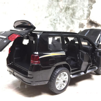 Mô hình xe Ô TÔ TOYOTA Land Cruiser 2018  tỷ lệ 1:32