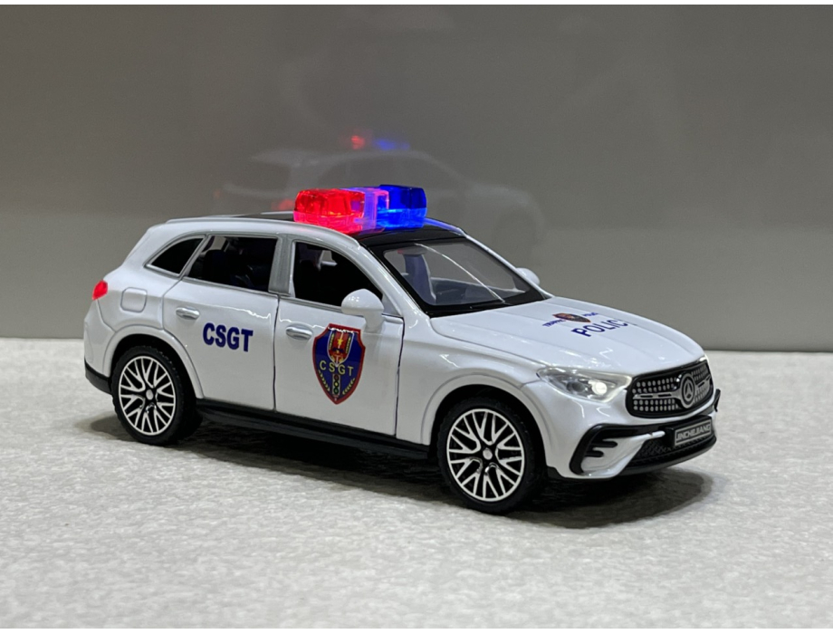 ​Mô hình xe Police Mercedes GLC-400 Dẫn đoàn CSGT tỷ lệ 1:32