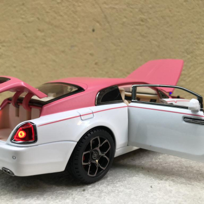 Mô hình xe Rolls-Royce Coupe Mansory tỷ lệ 1:24