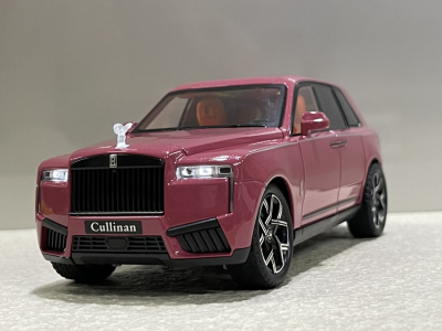 ​Mô hình xe Rolls-Royce Cullinan Black Badge Series II tỷ lệ 1:24