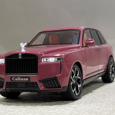​Mô hình xe Rolls-Royce Cullinan Black Badge Series II tỷ lệ 1:24